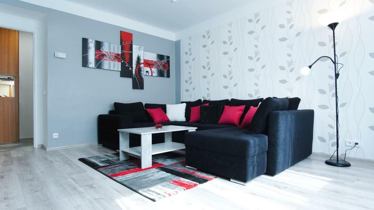 Apartmany Monty Karlovy Vary Bagian luar foto